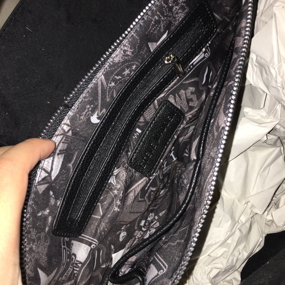 Steve Madden Black Leather Tote / Crossbody - Picture 6 of 7